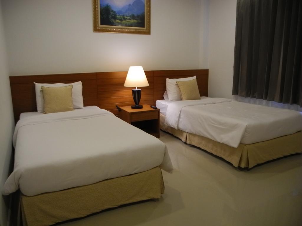 Green House Phuket Pa Khlok Exterior photo